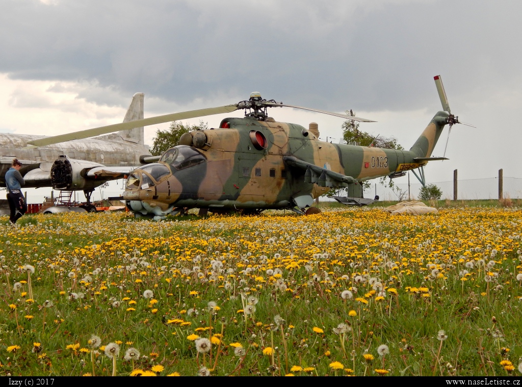 Fotografie Mil Mi-24D, 0103