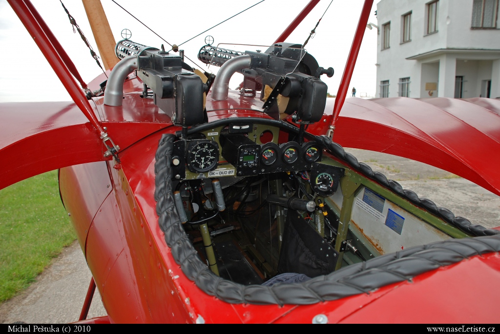 Fotografie Fokker DR I, OK-DUD07