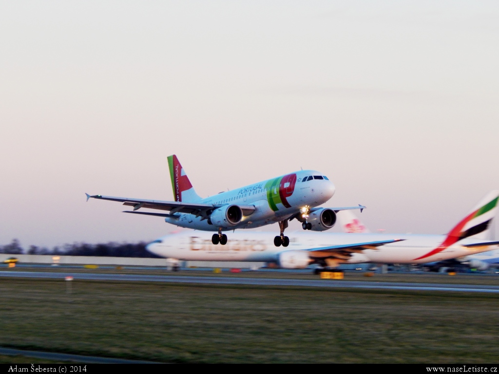 Fotografie Airbus A319-112, CS-TTQ