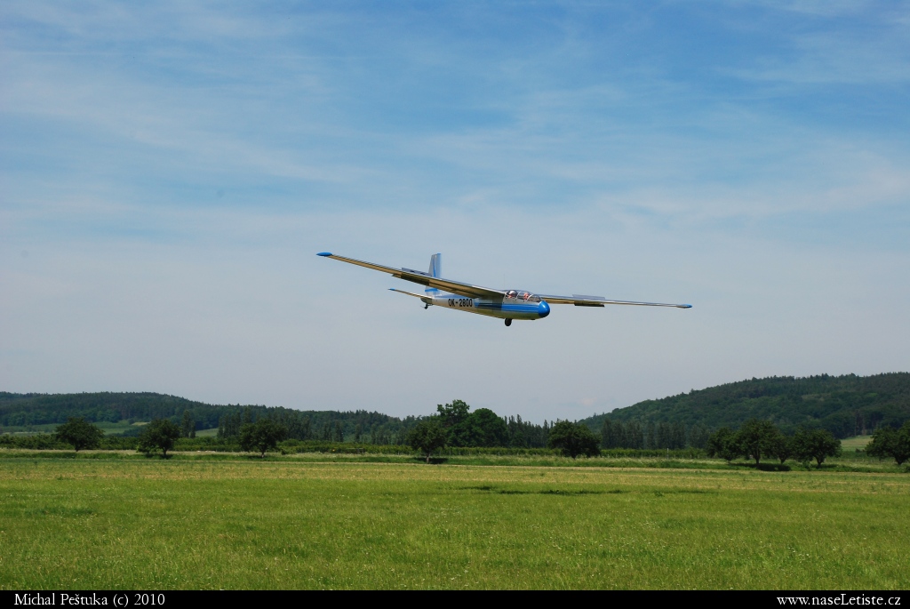 Fotografie Let L-13 Blaník, OK-2800