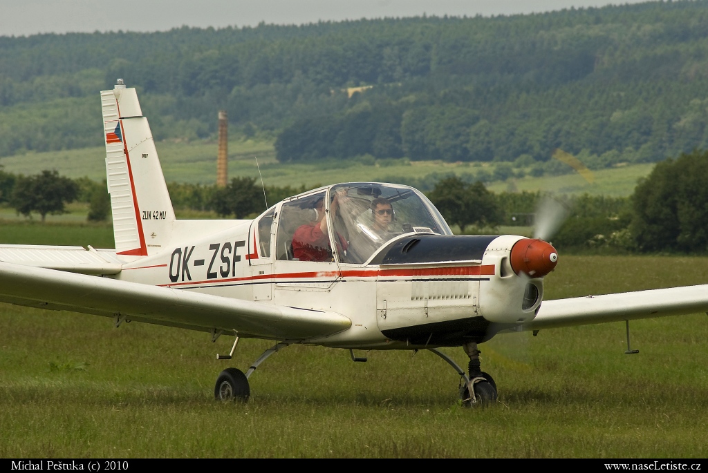 Fotografie Zlín Z-42, OK-ZSF