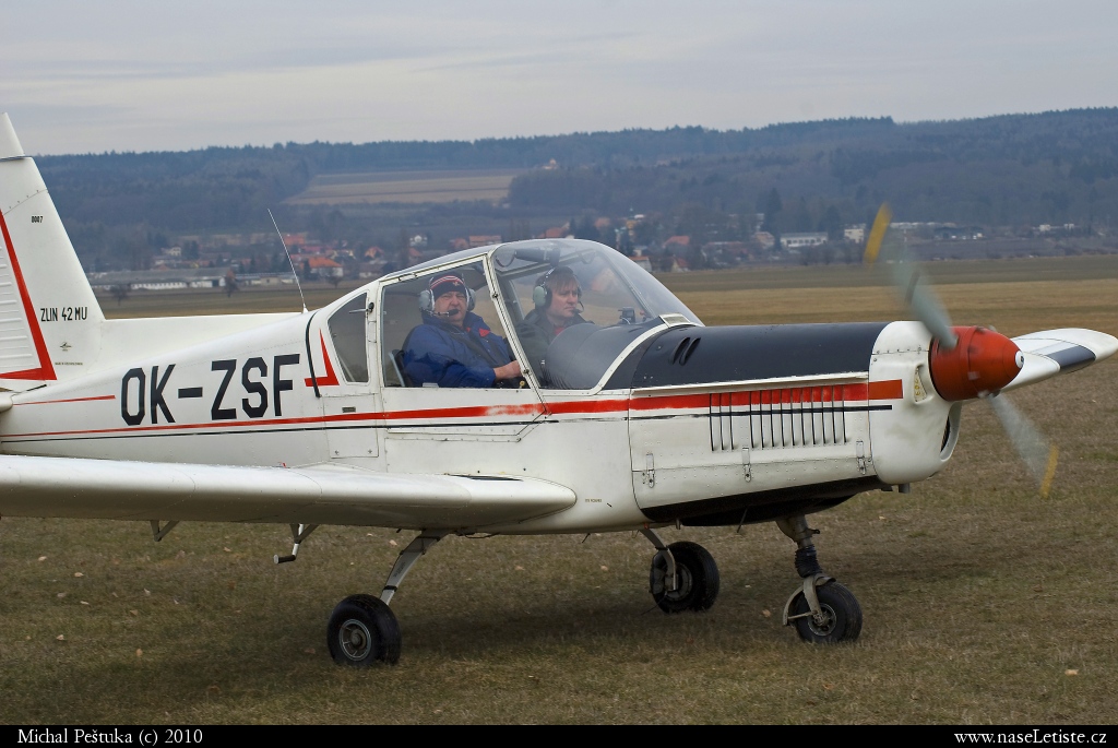 Fotografie Zlín Z-42, OK-ZSF