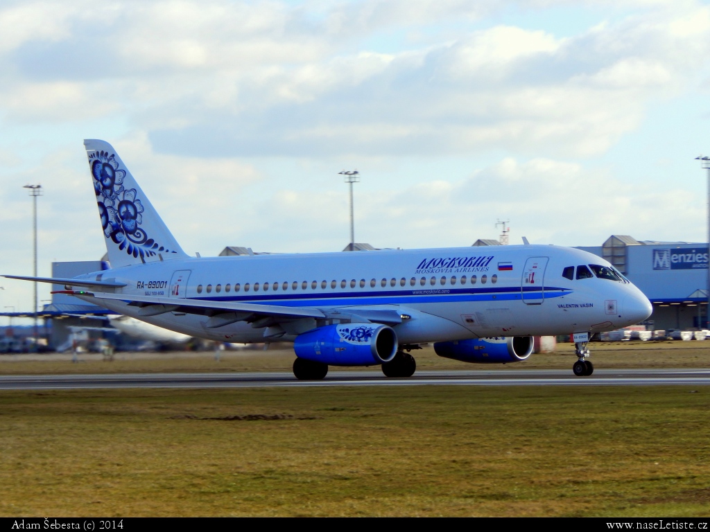 Fotografie Sukhoi Superjet 100, RA-89001