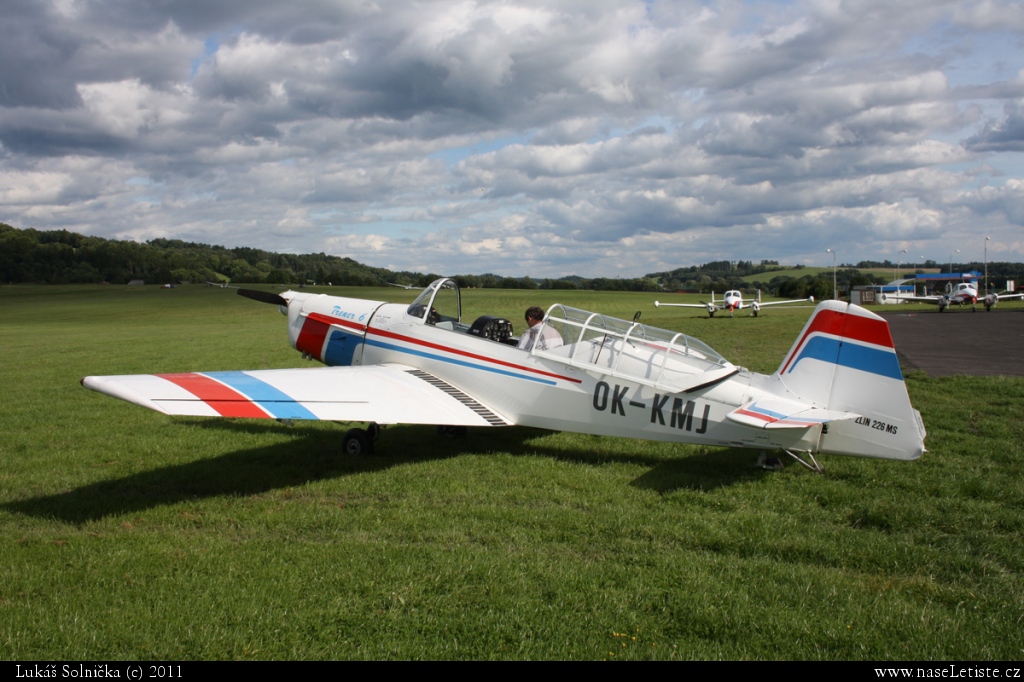 Fotografie Zlín Z-226, OK-KMJ