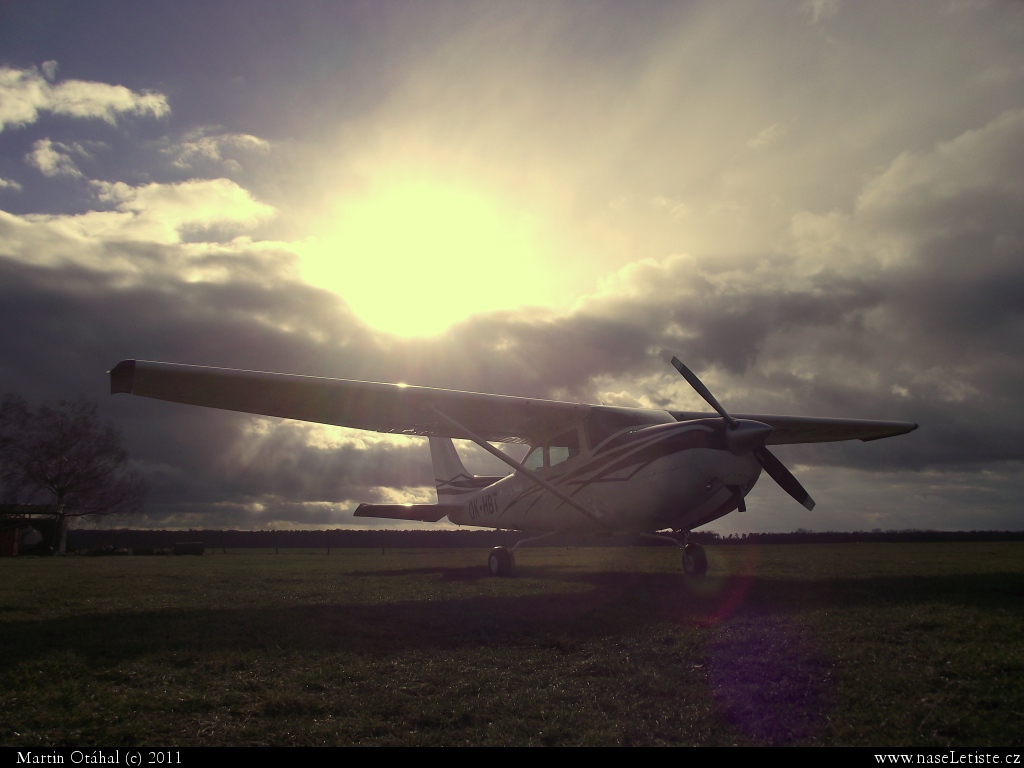 Fotografie Cessna TR182, OK-HBT