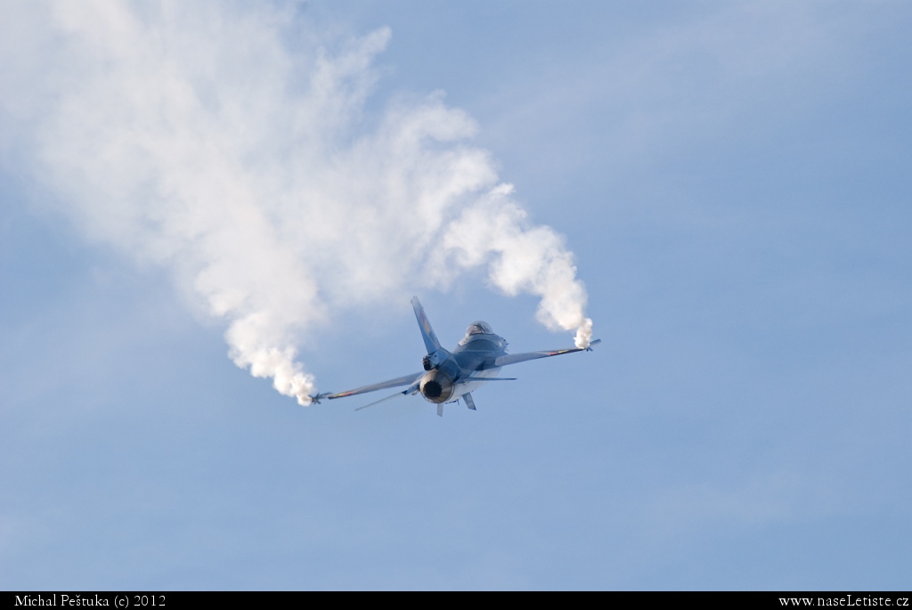 Fotografie F16 Fighting Falcon, neznámá