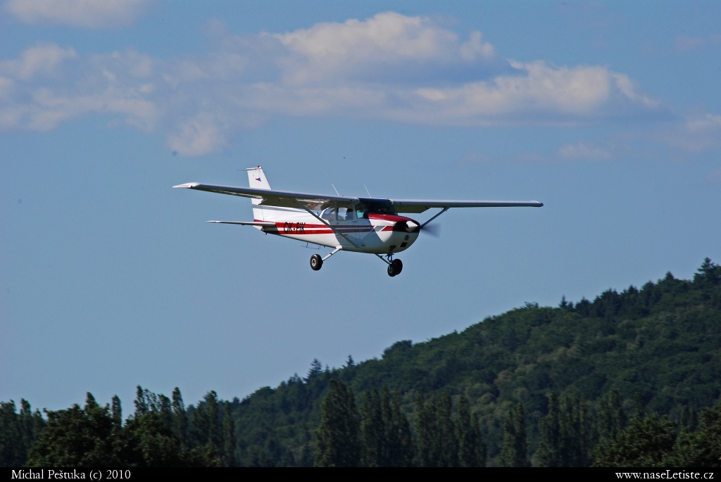 Fotografie Cessna 172, OK-FIK