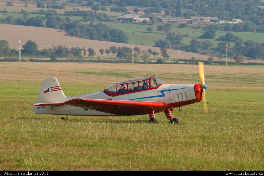 Fotografie Zlín Z-126, OK-JHD