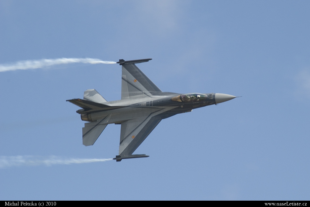 Fotografie F16 Fighting Falcon, neznámá