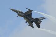 Foto letadla F16 Fighting Falcon 