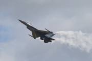 Foto letadla F16 Fighting Falcon 